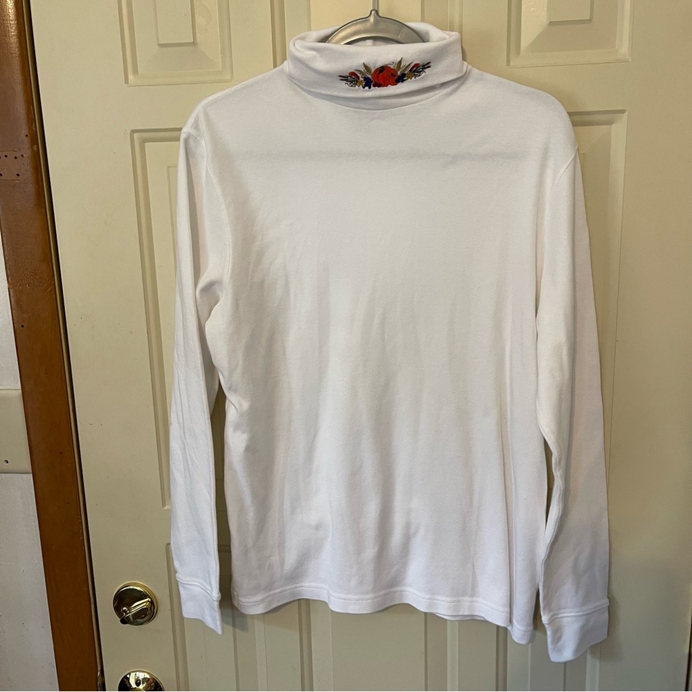 Croft & Barrow White Turtleneck with Harvest Embroidery